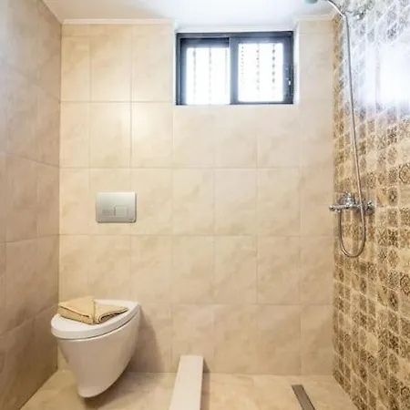 Alonia Summerhouse In Fanes *