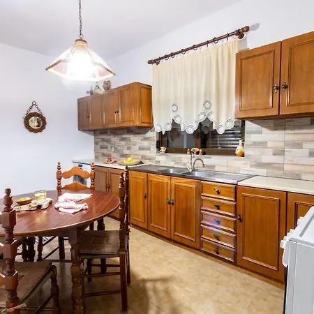 Alonia Summerhouse In Fanes *